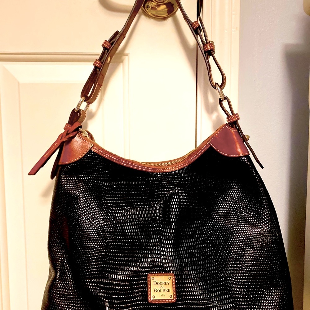 🏷Sale Dooney & Bourke Bag Blk/Cranberry Int.